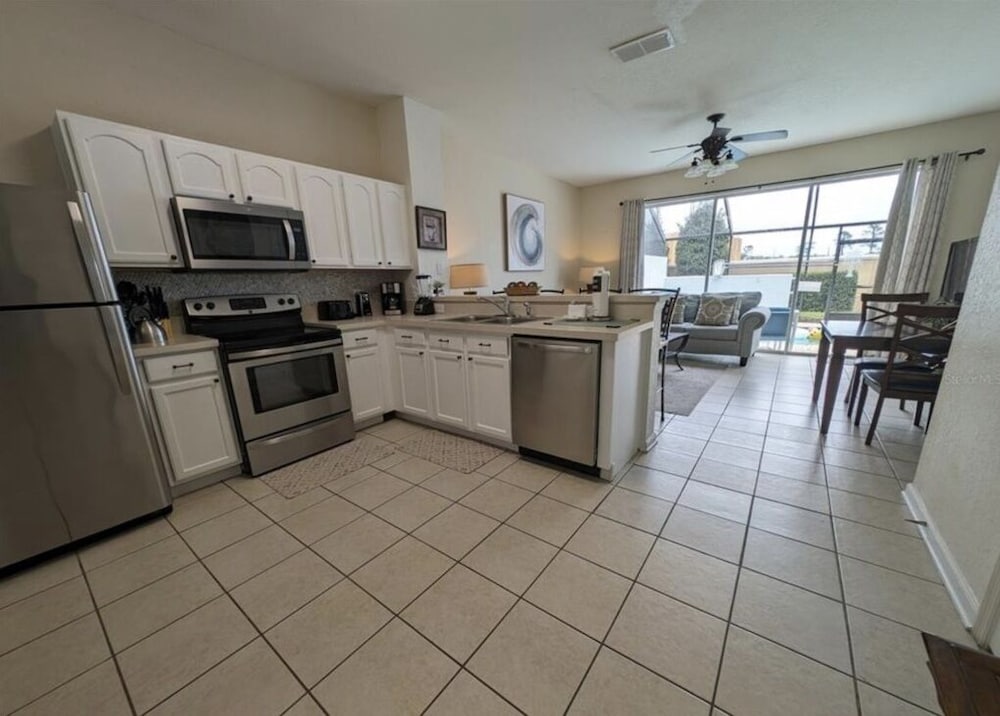 Beautiful 3 Bed Townhome In Windsor Hills Resort 3 Bedroom Townhouse by RedAwning