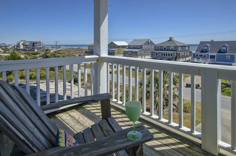 Nash Cottage 6 Bedroom Home by RedAwning view 4