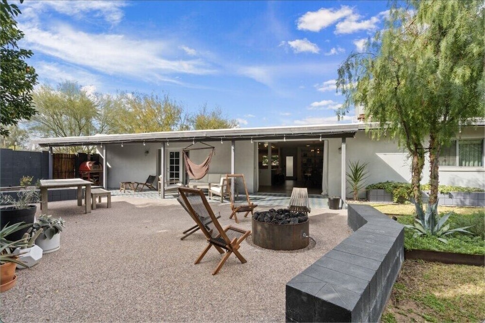 Mid Century Stunner by Homeslice Stays