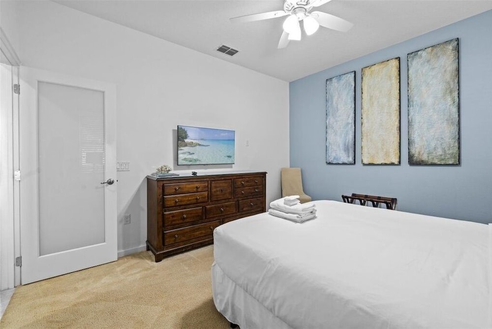 Large 7 Bed In Solterra Pool, Spa Near Disney 7 Bedroom Home by RedAwning view 4