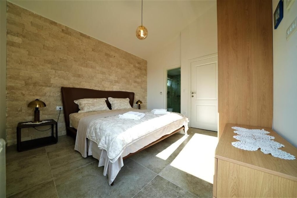 Ventus Rosa Villa view 5