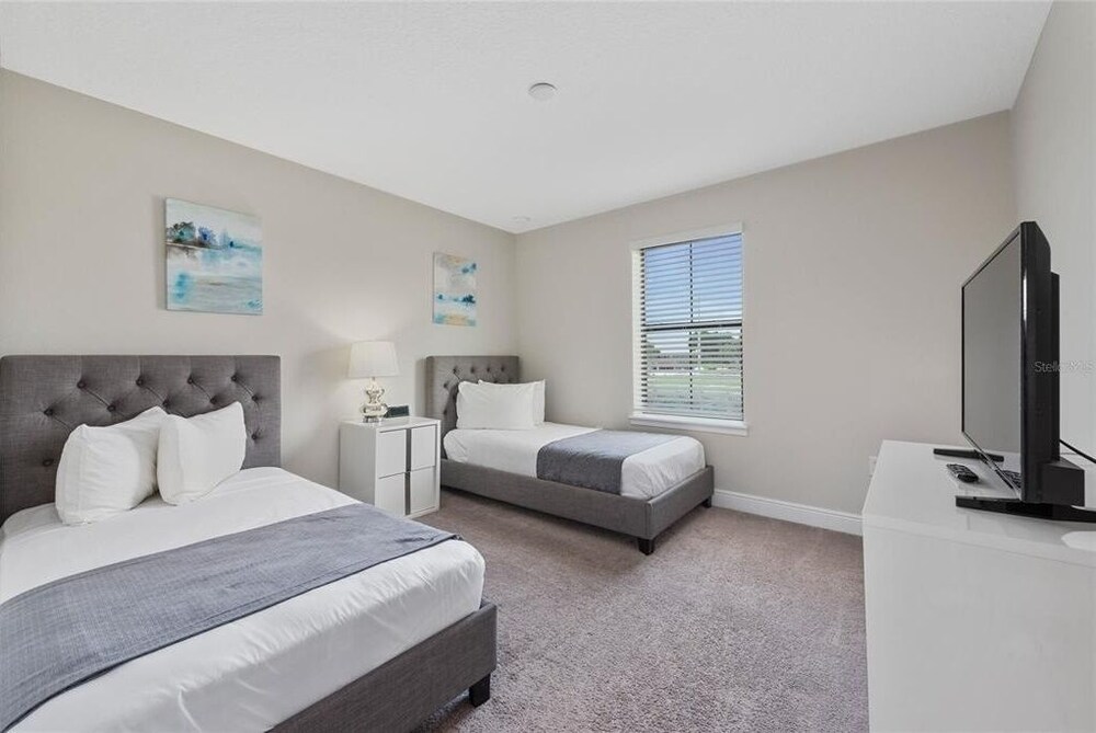 Balmoral Resort-224mcv 4 Bedroom Home by RedAwning view 3