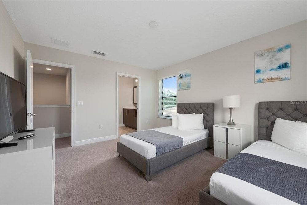Balmoral Resort-224mcv 4 Bedroom Home by RedAwning view 5