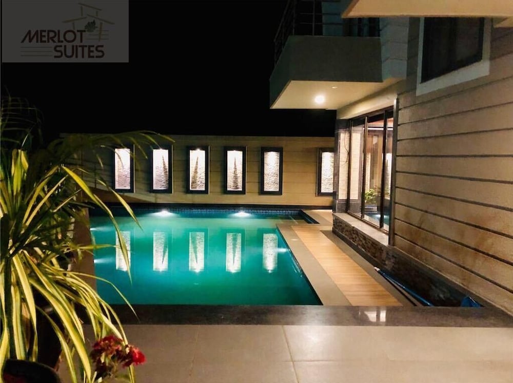 MERLOT SUITES