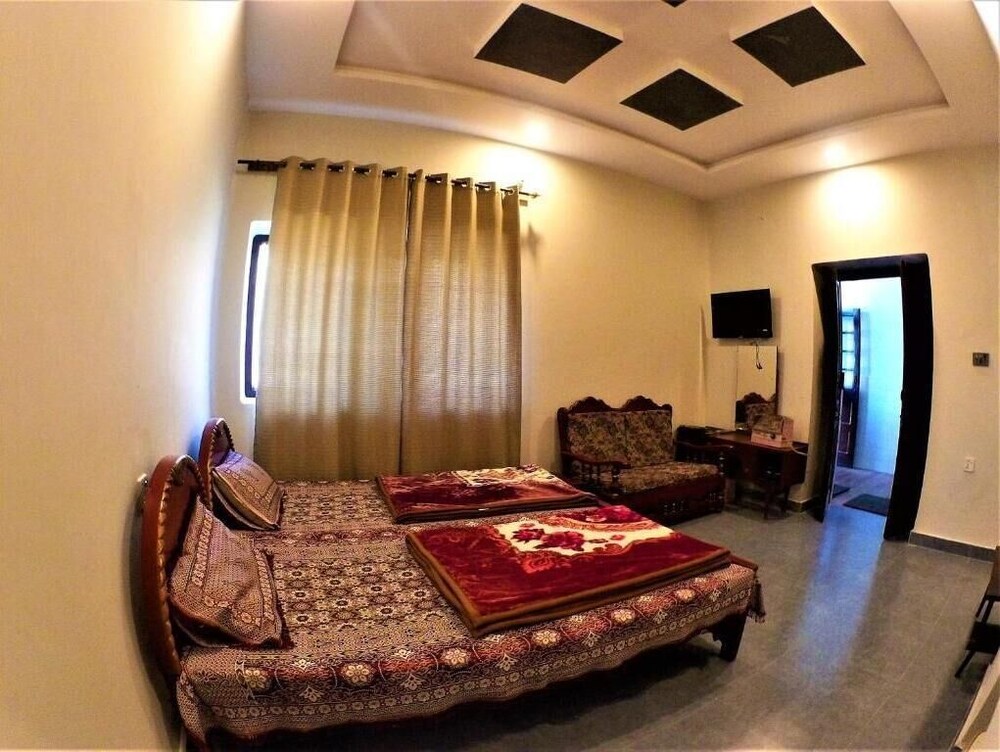Jungle Castle Murree view 4