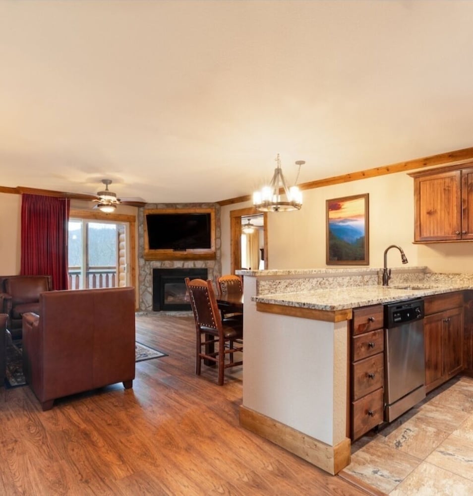 Smoky Mountain Resort Luxury Cabin