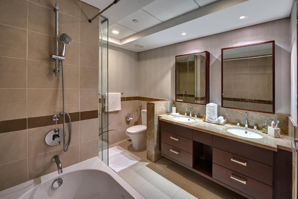 Durrani Homes - Designer 2BR Apt with stunning Burj Khalifa and Fountain View