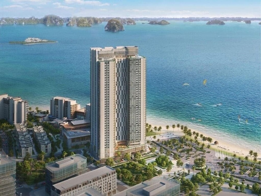Lotus Alacarte Ha Long Hotel