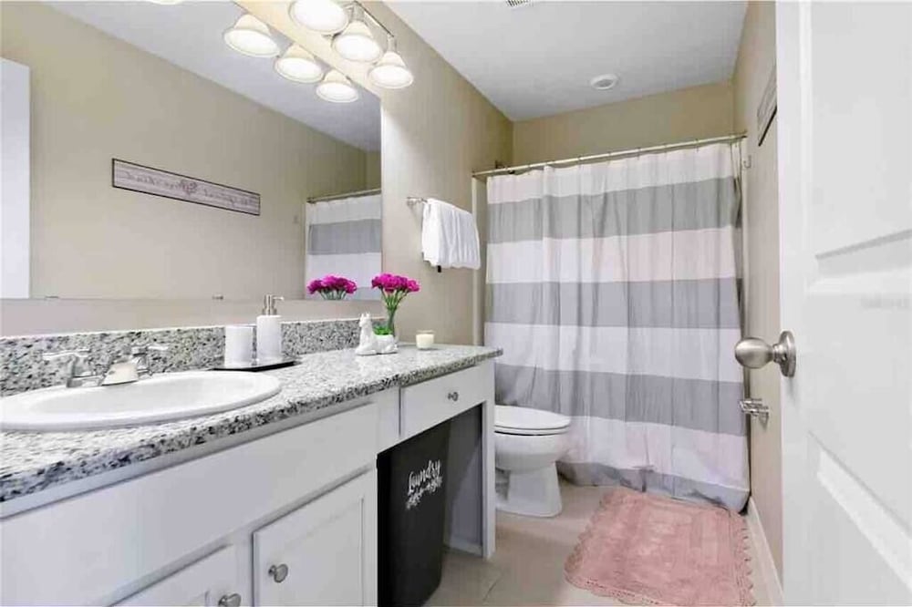 Compass Bay - Big Vacation Homes