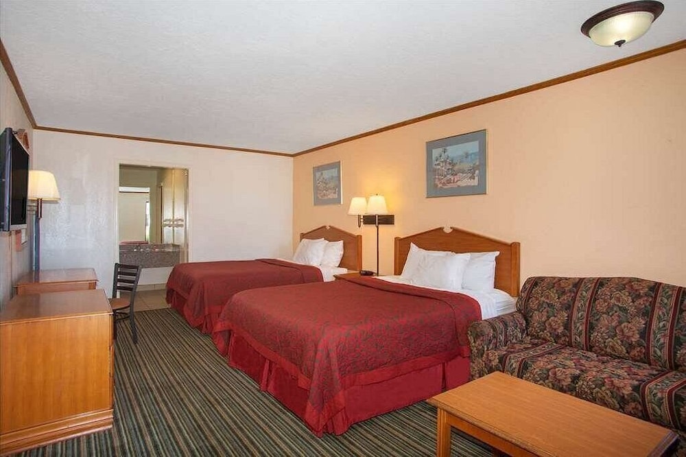Economy Hotel Wichita- Florence St. view 5