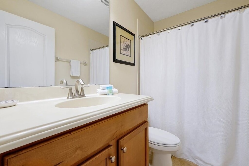 Spacious Vacation Home, No Rear Neighbors! Close To Clubhouse,bbq, Resort Community 6 Bedroom Home