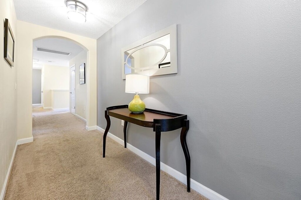 Spacious Vacation Home, No Rear Neighbors! Close To Clubhouse,bbq, Resort Community 6 Bedroom Home