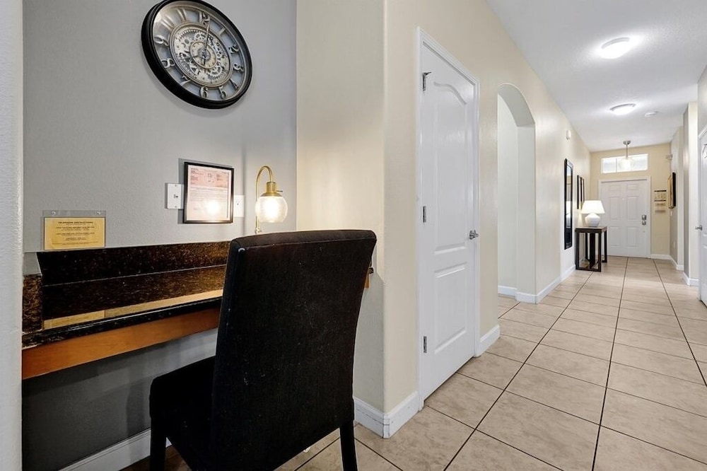 Spacious Vacation Home, No Rear Neighbors! Close To Clubhouse,bbq, Resort Community 6 Bedroom Home