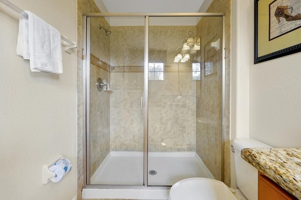 Spacious Vacation Home, No Rear Neighbors! Close To Clubhouse,bbq, Resort Community 6 Bedroom Home