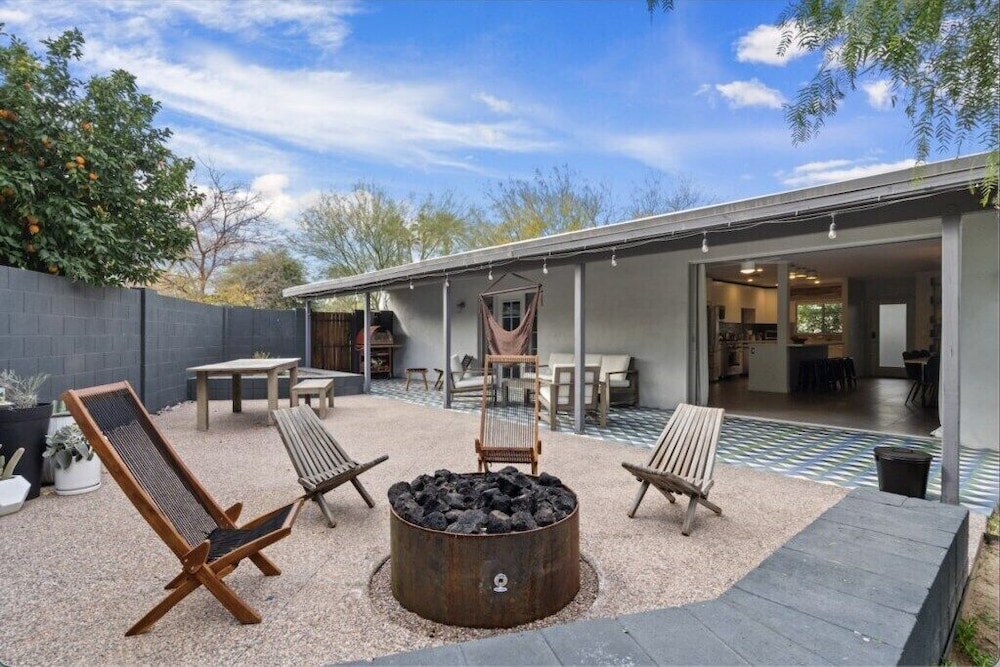 Mid Century Stunner by Homeslice Stays