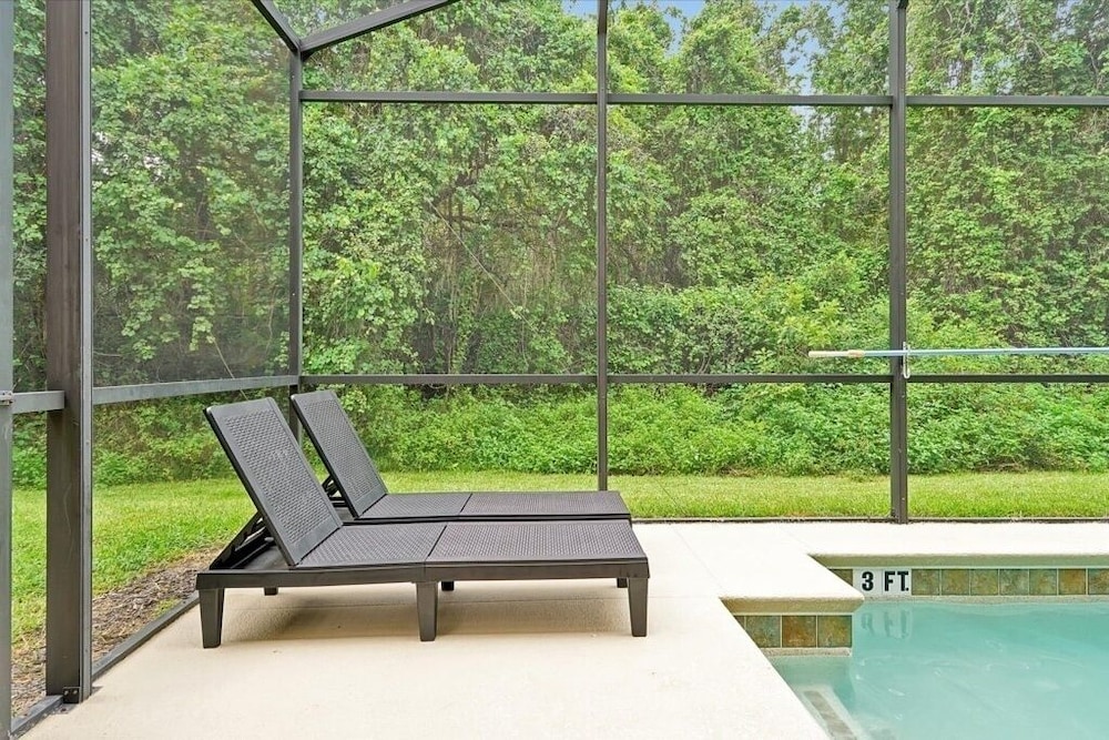 Spacious Vacation Home, No Rear Neighbors! Close To Clubhouse,bbq, Resort Community 6 Bedroom Home