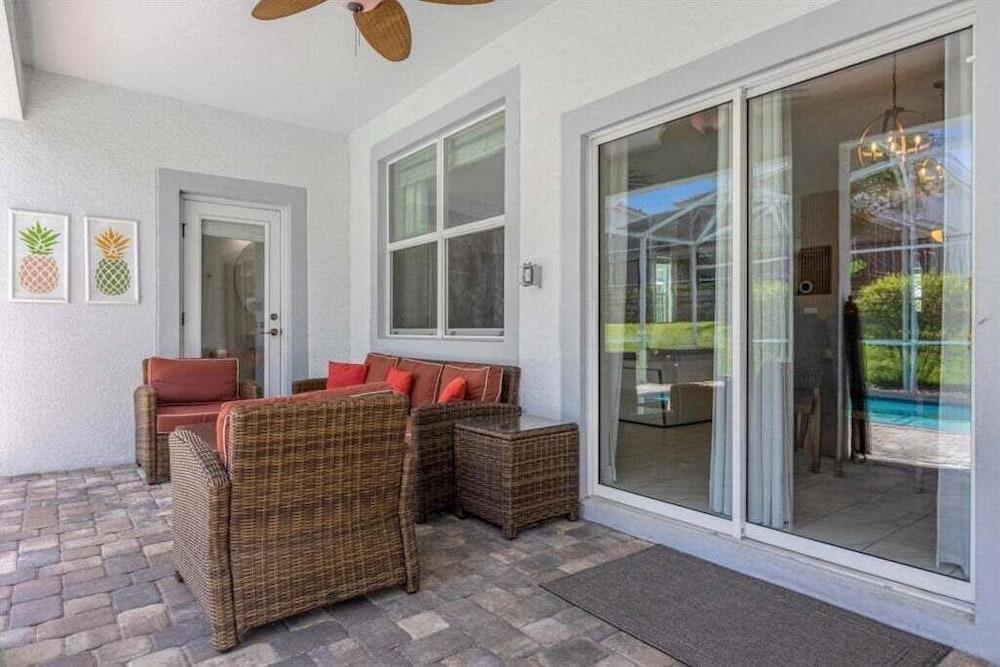 Star Wars & More Large Private Pool Lanai Home! 6 Bedroom Villa