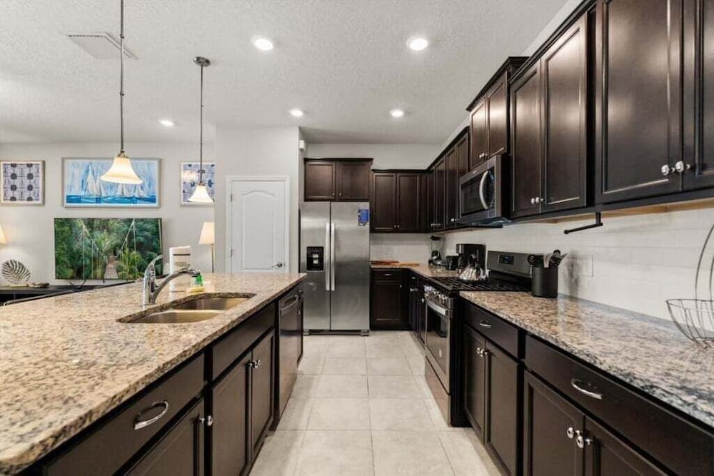 The Sun Factory Home With Private Pool! 5 Bedroom Villa