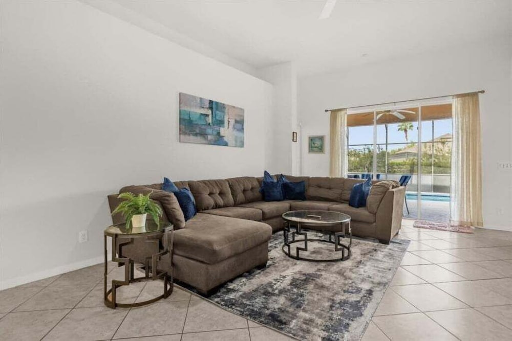 4 Bed Luxury Quiet & Private Home! 4 Bedroom Villa