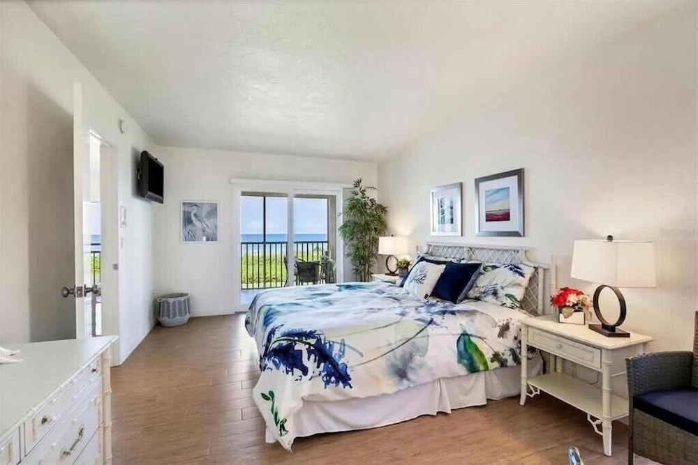 Luxury Beachfront Retreat