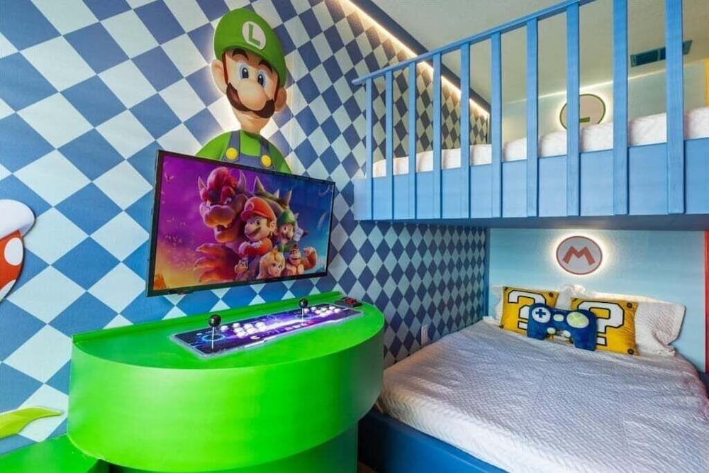 Mickey's Movie Mogul Theme Fun House! 7 Bedroom Villa