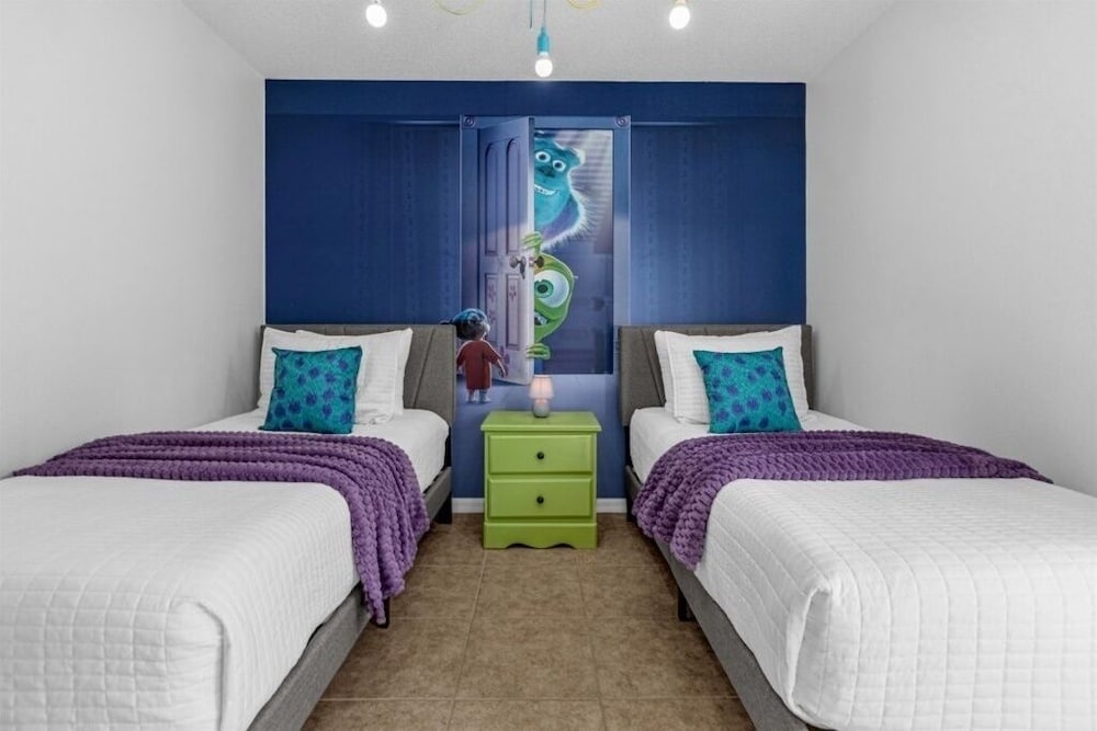 3 Bedrooms S / Lake Berkley Home by RedAwning view 5