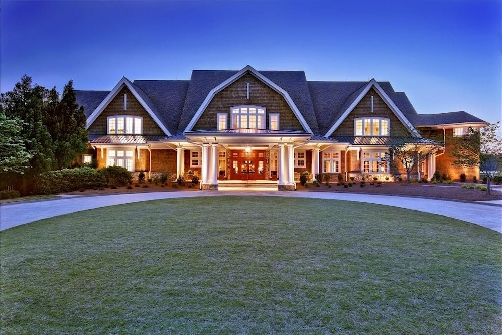 Spacious Family-friendly Retreat w/ Winter Rates! view 4