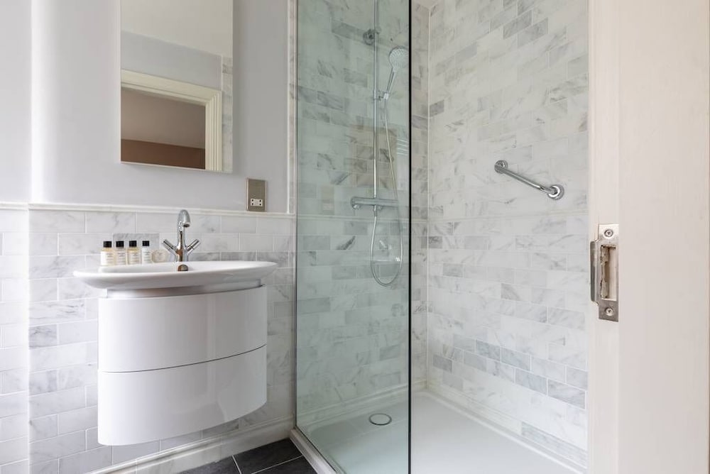 Drury Lane II by Onefinestay