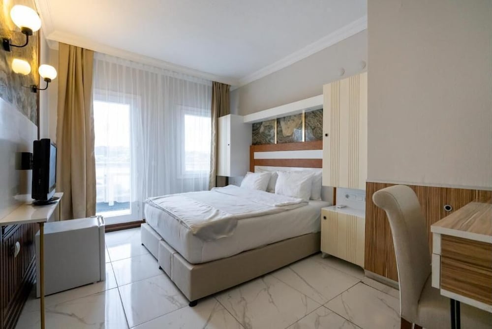 Sude Beach Resort Hotel