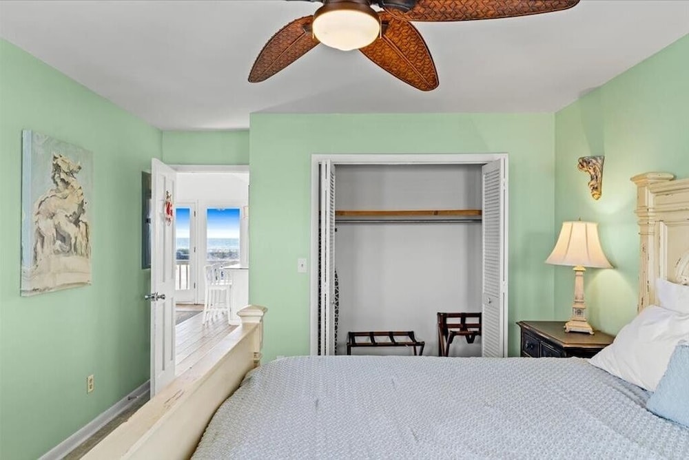 Seahorse Island / 446 Obw 4 Bedroom Home