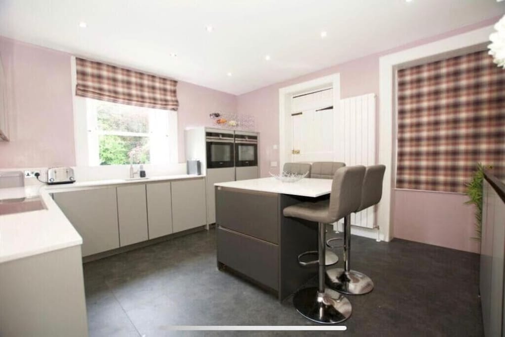 Burnock Lodge - Donnini Apartments view 4