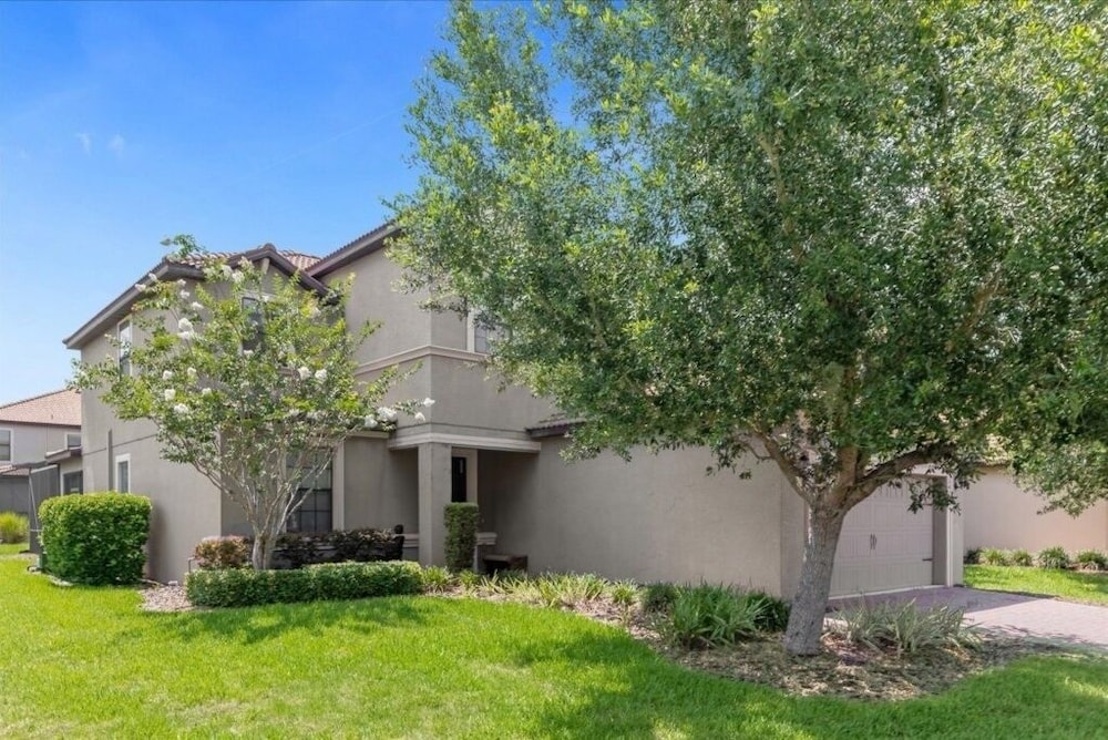 5 Bedrooms S / Champions Gate Home by RedAwning