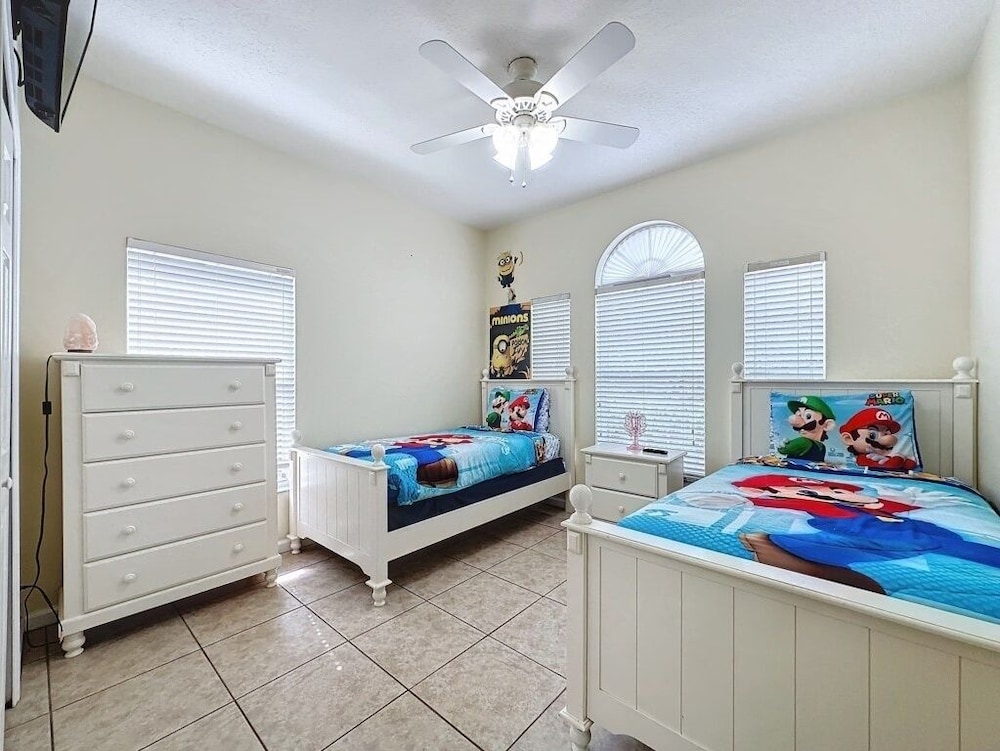 Walk To Silver Spurs Rodeo And Heritage Park 4 Bedroom Home