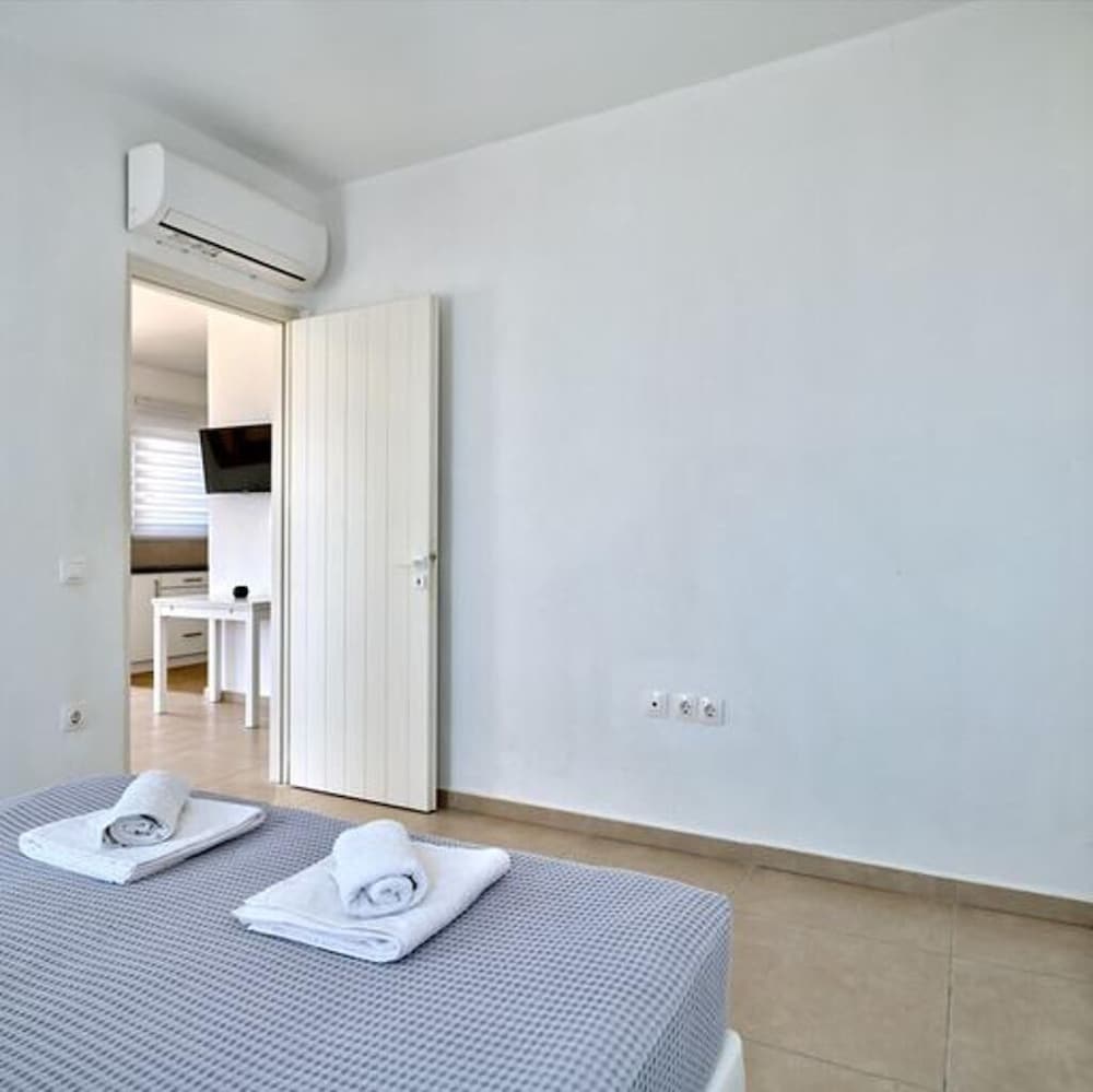 Stunning Villa With Panoramic View view 5