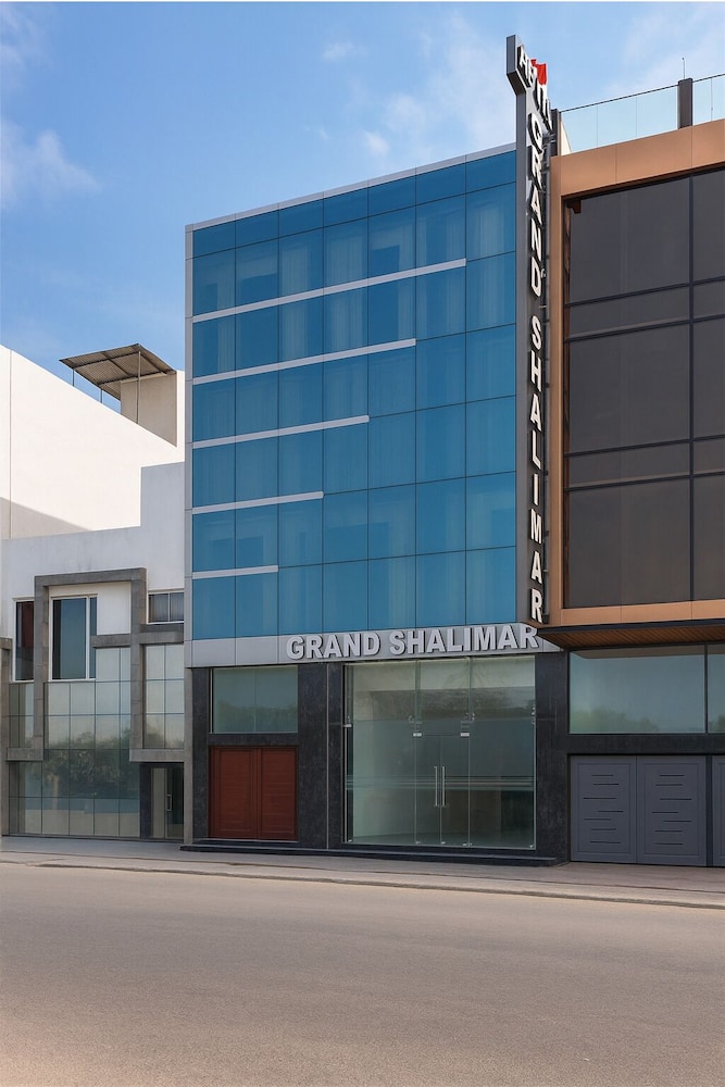 Hotel Grand Shalimar by JMD Group
