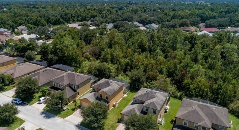 Luxury 4br Retreat W/ Pool, Game Room Near Disney 4 Bedroom Villa
