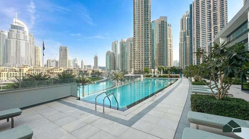 Roomszy Grande Residences Downtown Dubai