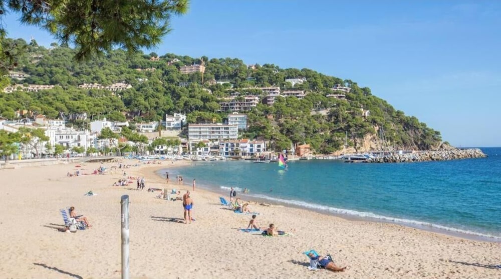 Mirador in Llafranc With 4 Bedrooms and 4 Bathrooms