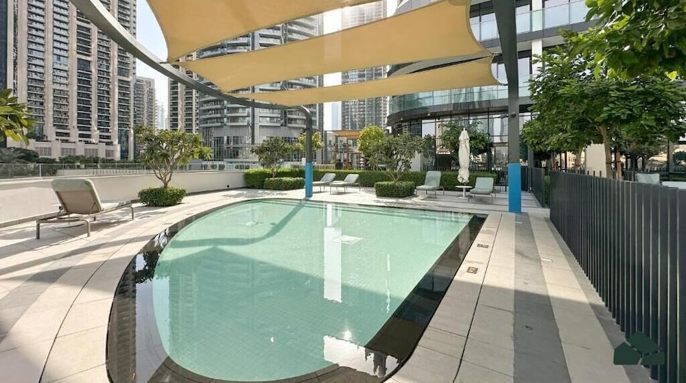 Roomszy Grande Residences Downtown Dubai