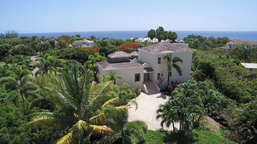 'sweet Dream' Villa w/ Private Pool in Sugar Hill!