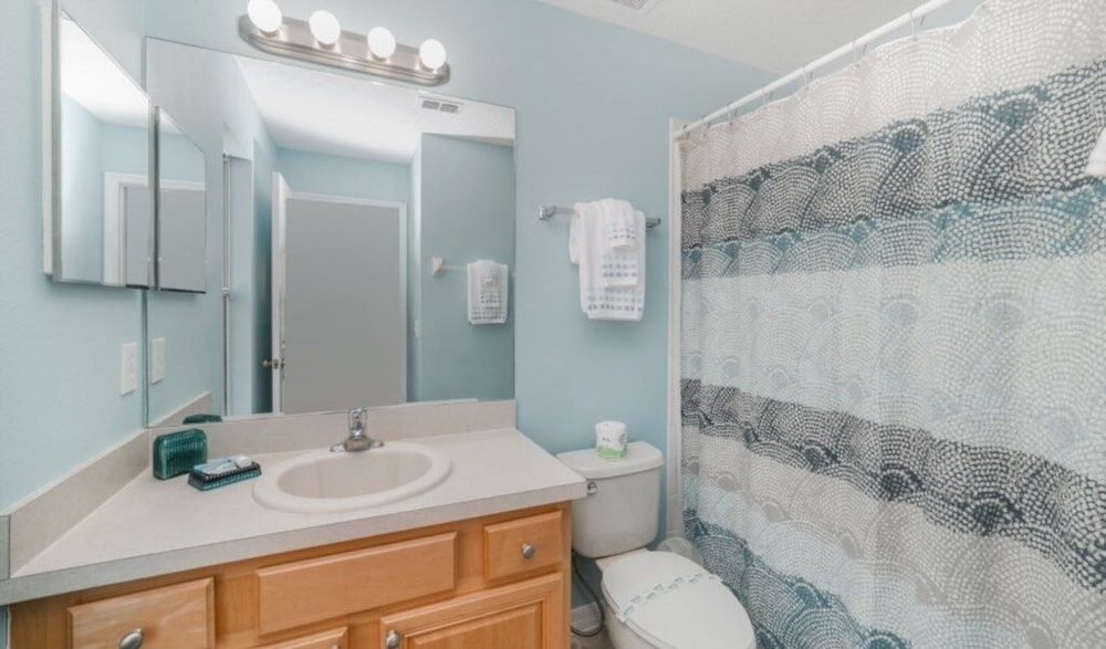 Spacious Emerald Island Home, Private Pool & Minutes To Disney! 6 Bedroom Villa