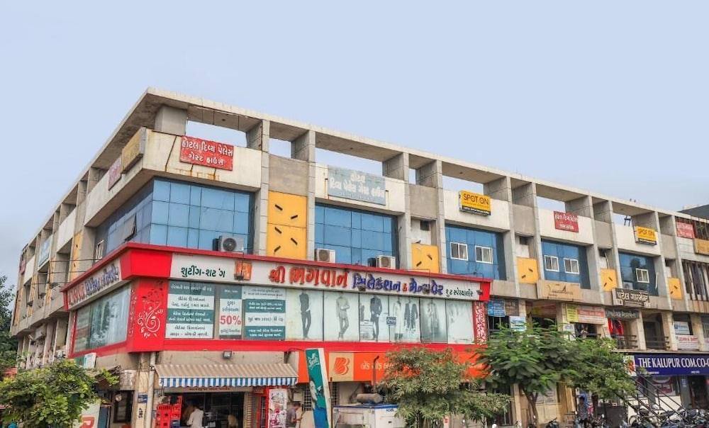 HOTEL DIVYA PALACE