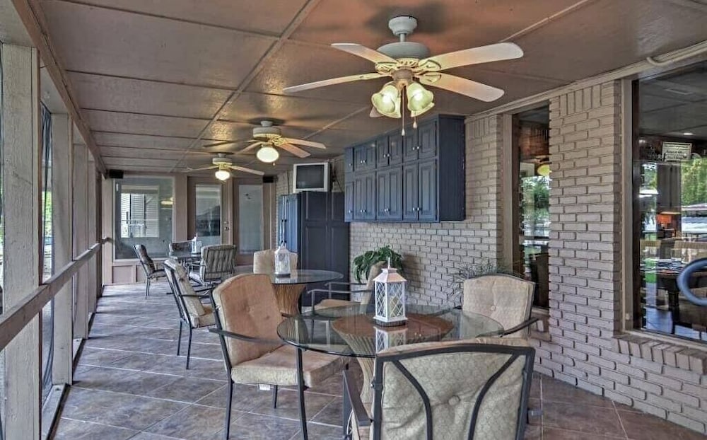Waterfront Listing - 3 Bedroom 3 Bath on Secluded Private Cove,great Location view 2