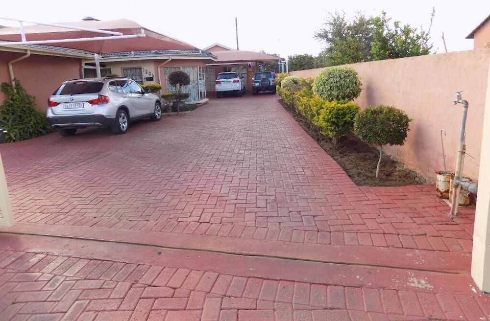 Joezebel Guest House