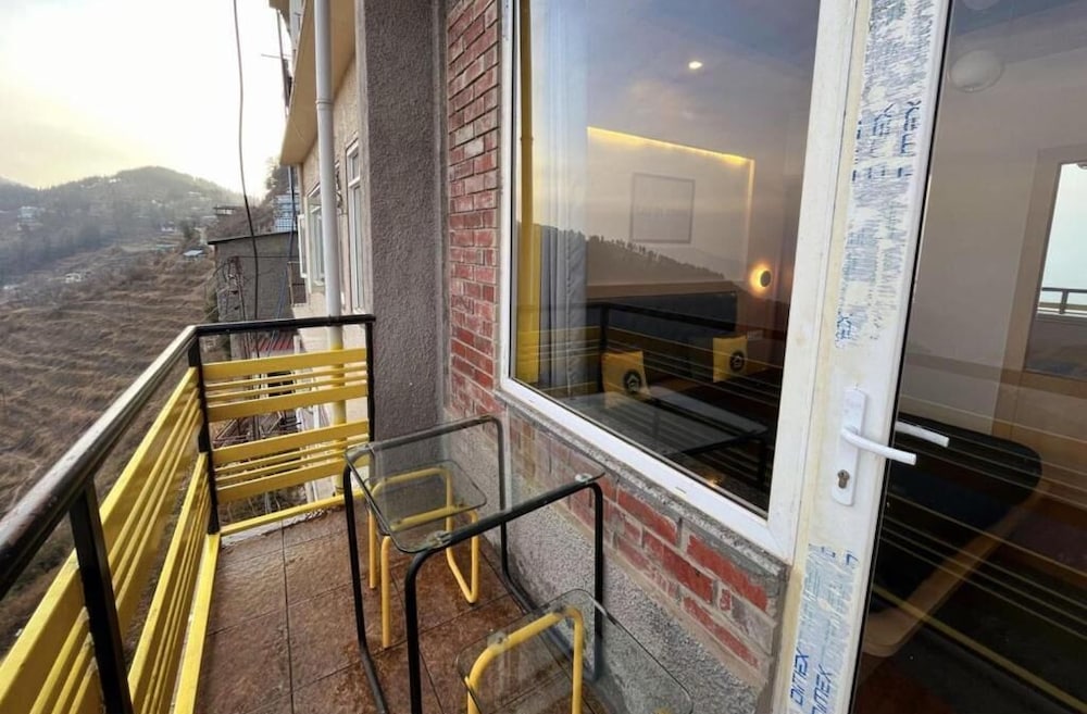 The Hosteller Kufri, Shimla