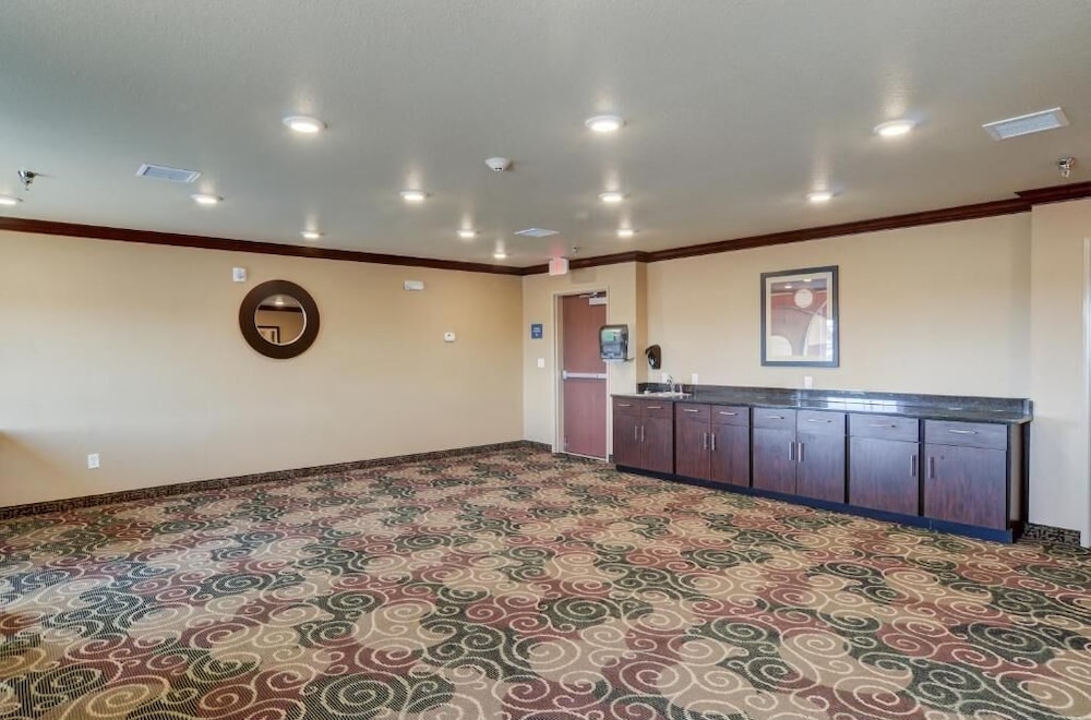 Effingham Vacations - Cobblestone Inn  Suites - Altamont - Property Image 4