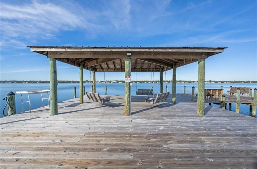 Laguna Paradise
