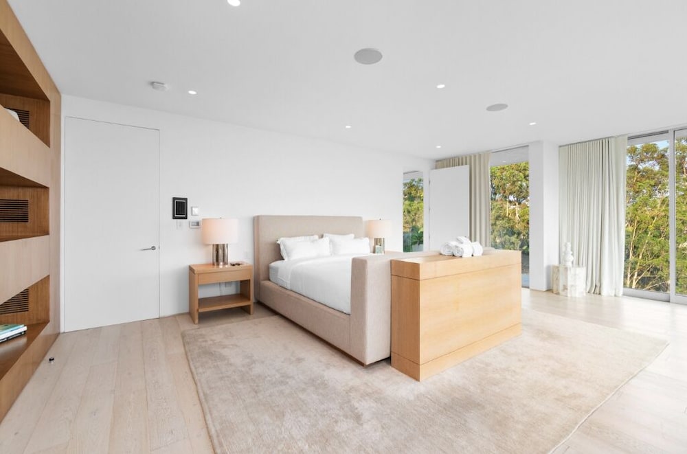 Beverly Grove - Image 5