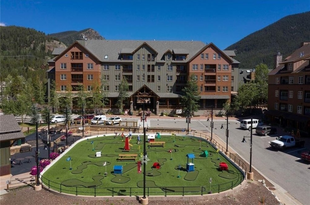 8363 Buffalo Lodge 3 Bedroom Condo by RedAwning view 5