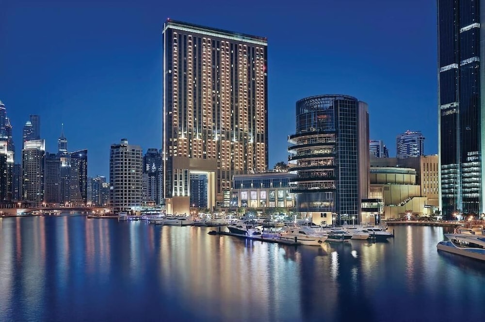 Vogue JW Marriot 23rd floor Marina View